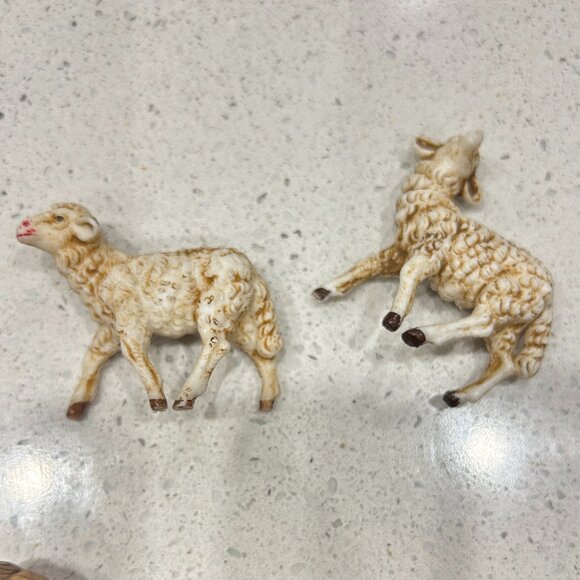 Vintage Italy Nativity Set Wood Stable 7 Figures + 2 Sheep Christmas Decor - Picture 3 of 10